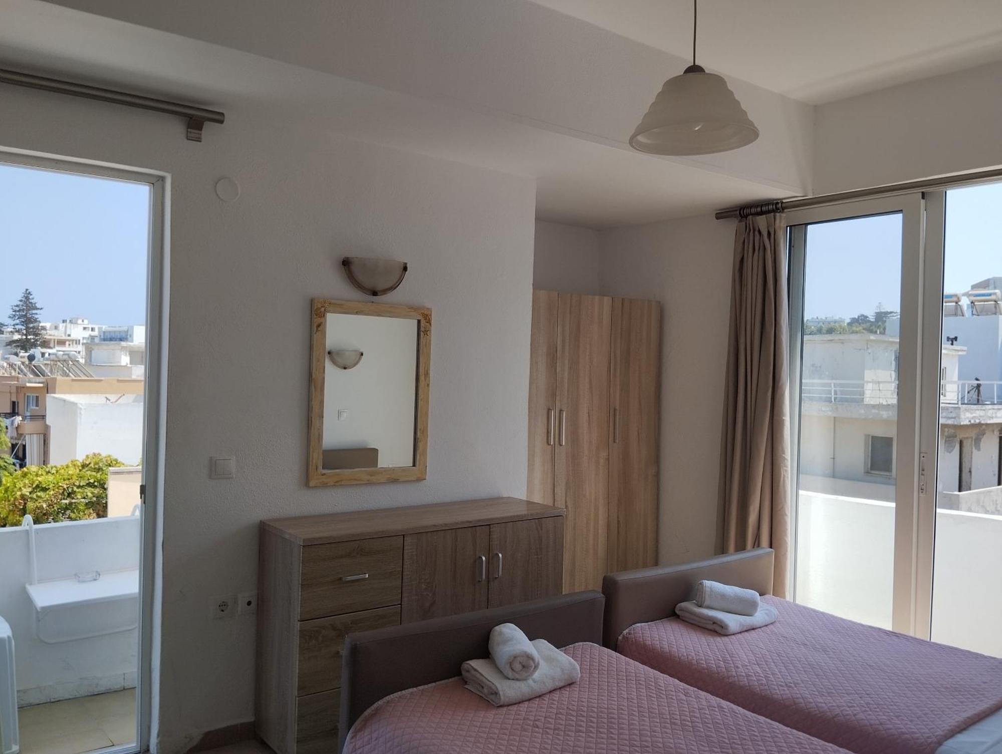 Lilian'S Seaview-Party Street-Youth Studios Rhodes City Ngoại thất bức ảnh